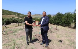 İZMİR / MENEMEN BEL. PARK VE BAH. MDR. TURGAY BOLAT 